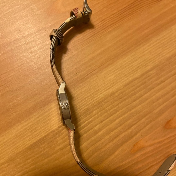 Burberry Nova Check BU9212 - Picture 7 of 8